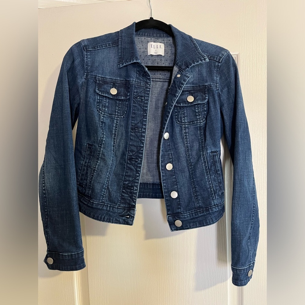 Women’s Cropped Denim Jacket, Size Small